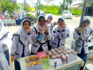 P5 Kewirausahaan, Siswa SMPIT Bina Benuanta Gelar Stand Lapak